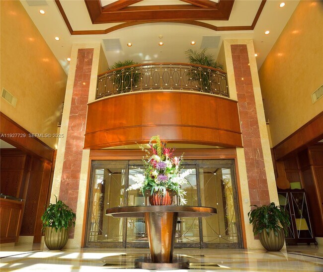 Building Photo - 347 N New River Dr E