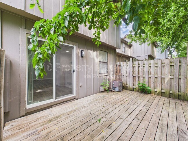Building Photo - 3102 Eaton St