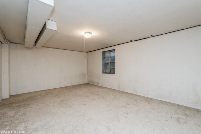 Building Photo - 746 Concord Ln