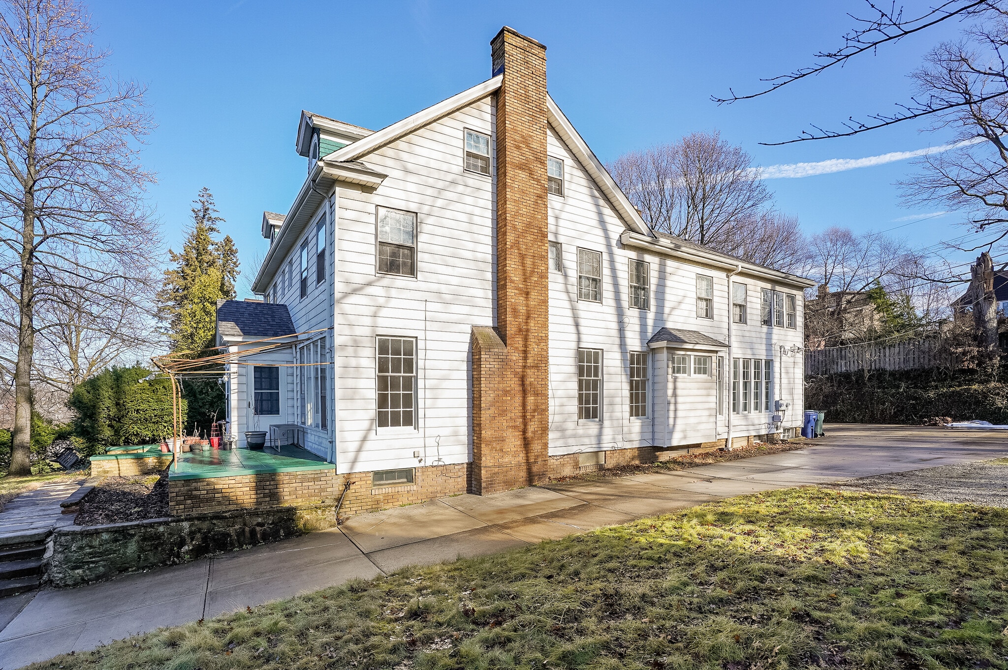 Building Photo - 2341 S Overlook Rd