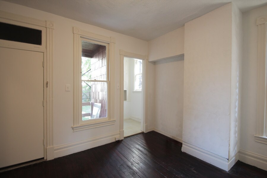 Building Photo - 315 Franklin Ave