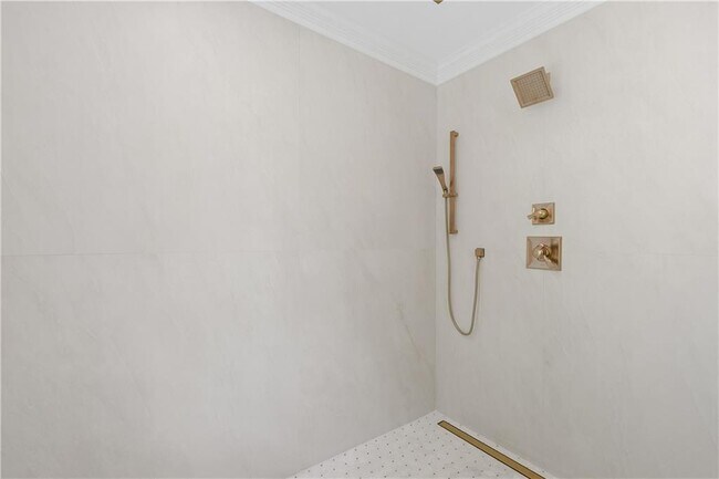 Building Photo - 1296 Hilton Dr