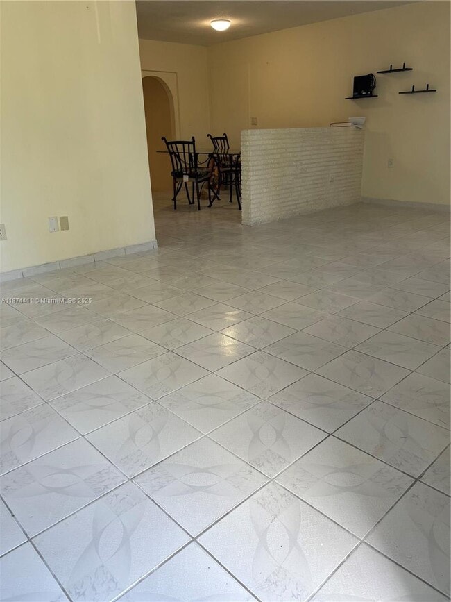 Building Photo - 20520 NW 2nd Ct