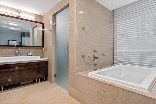 Building Photo - 3737 Collins Ave