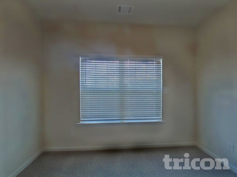 Building Photo - 1004 Claas Wy