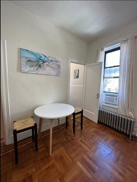 Building Photo - 1492 1st Ave