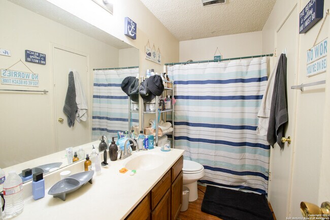 Building Photo - 109 Hughson Ct