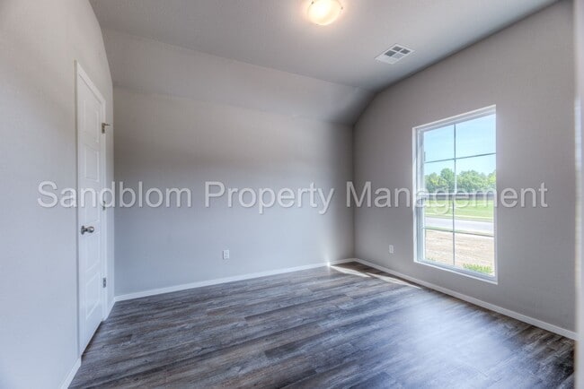 Building Photo - FOR LEASE | Bixby West | Available Now!