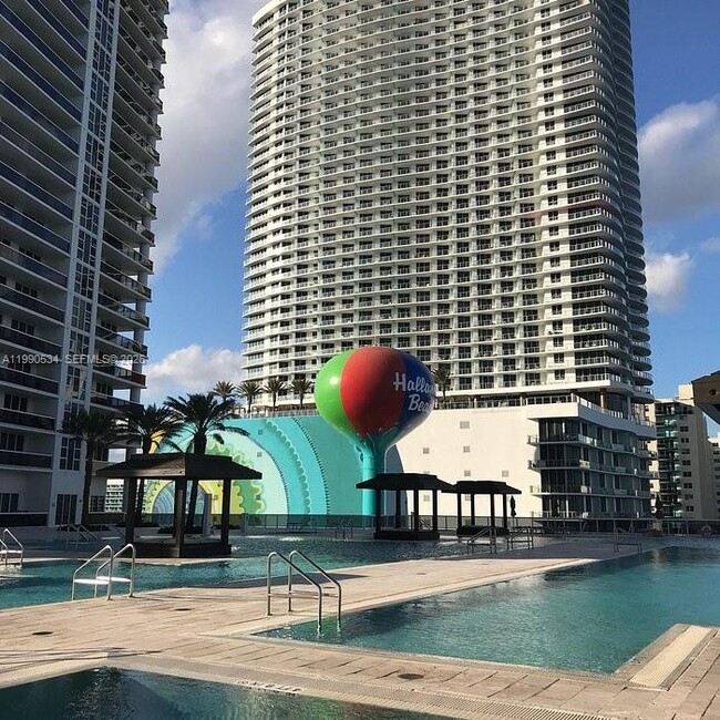 Building Photo - 1830 S Ocean Dr