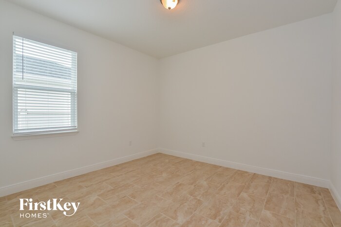 Building Photo - 492 Britten Dr