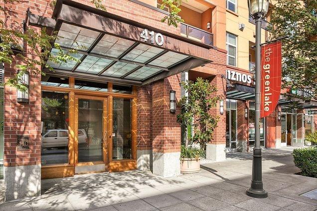 Building Photo - 410 NE 70th St