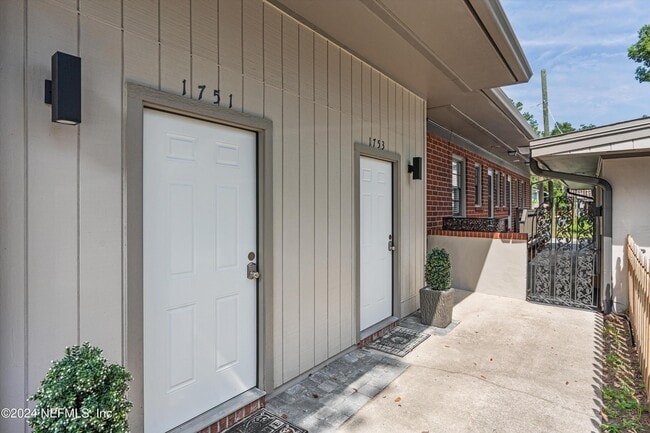 Building Photo - 1751 Dancy St