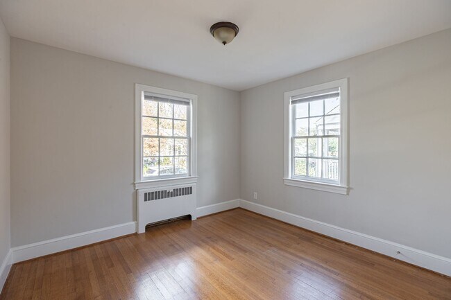 Building Photo - Completely Updated Charming Cape Cod