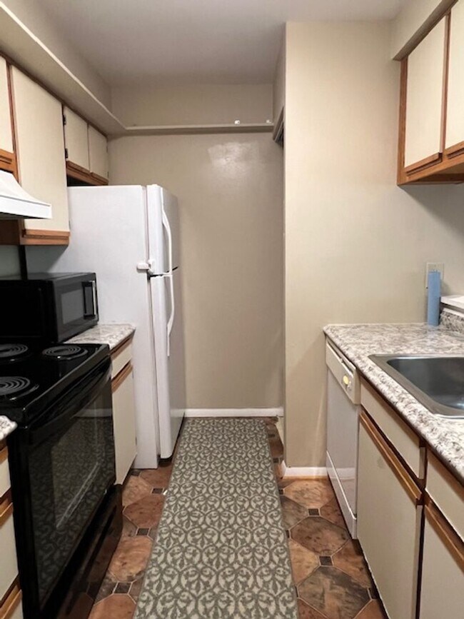 Building Photo - CONDO WITH LOFT IN GAITHERSBURG