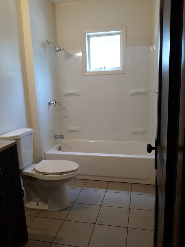 Building Photo - 265 Grand Ave