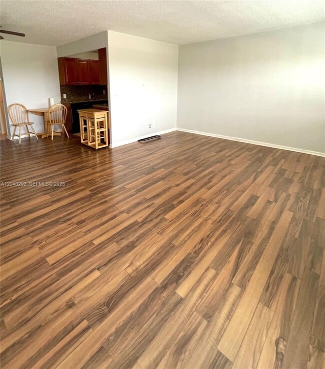 Building Photo - 4031 Harwood D
