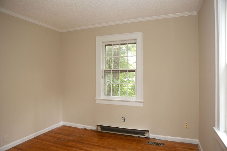 Building Photo - 1806 Walker Ave