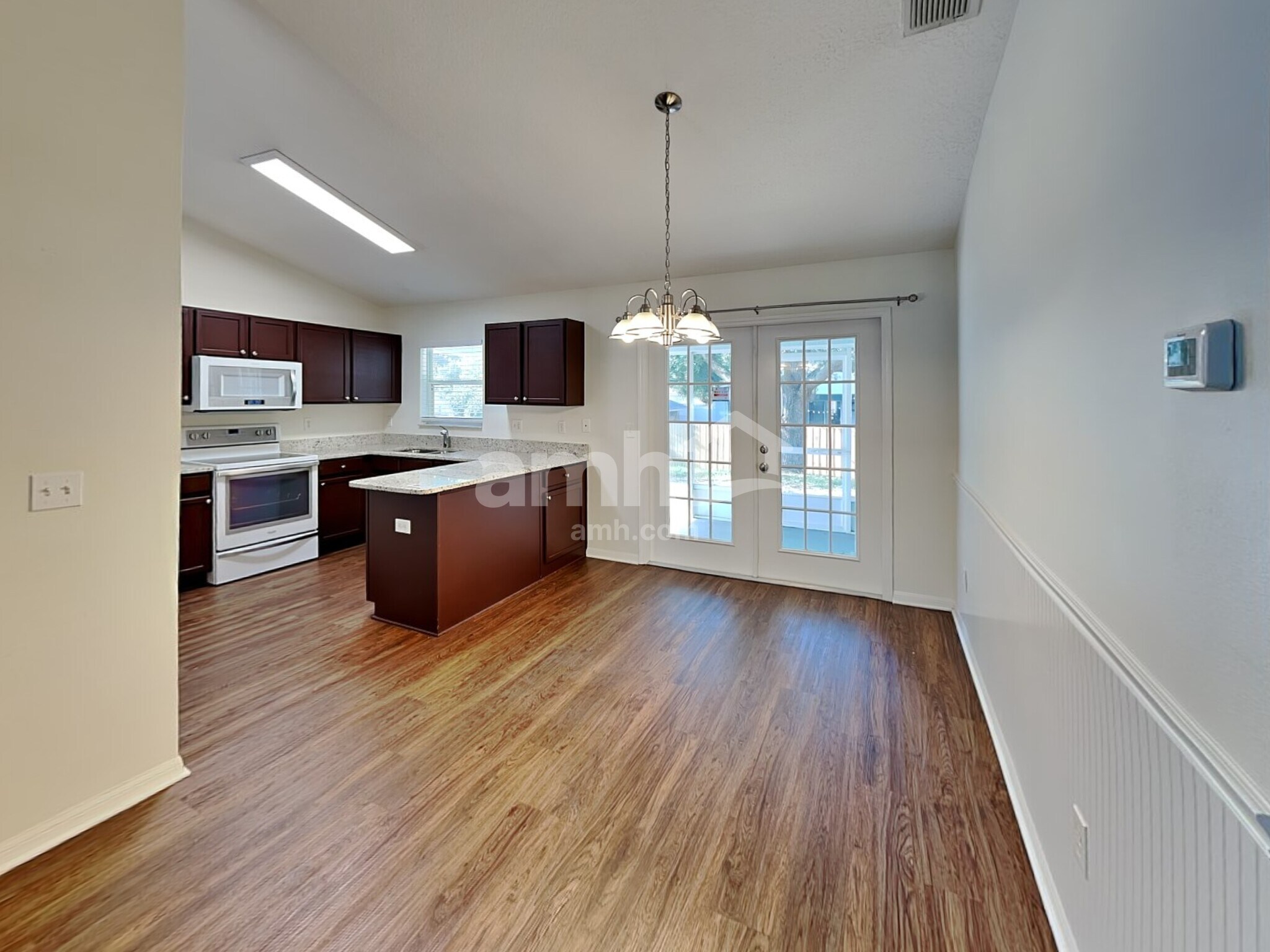 Building Photo - 331 Valley Edge Dr
