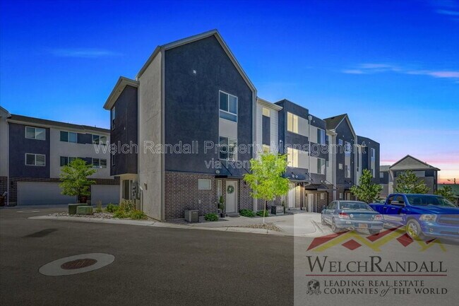 Building Photo - 82 E Weekes Wy