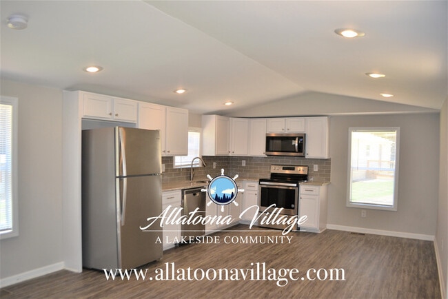 Building Photo - Custom Renovation 2BR/1Bth Lakeside Home w...