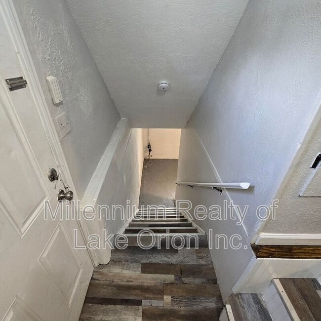 Building Photo - 715 Kenilworth Ave