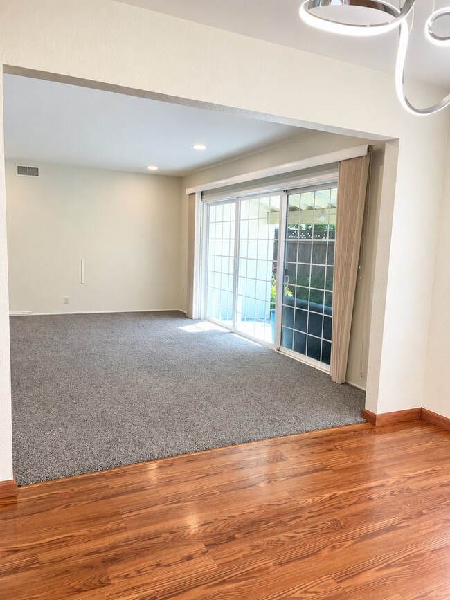 Building Photo - Lovely 3 bedroom 2 bathroom home in San Jose. Available for rent Now!