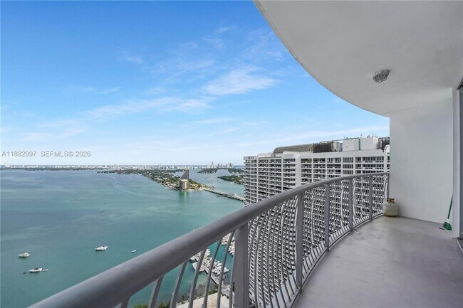 Building Photo - 1750 N Bayshore Dr