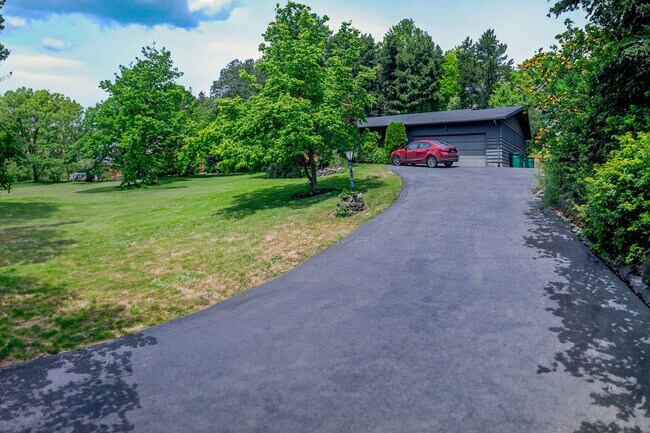 Building Photo - 7725 SW Miner Way