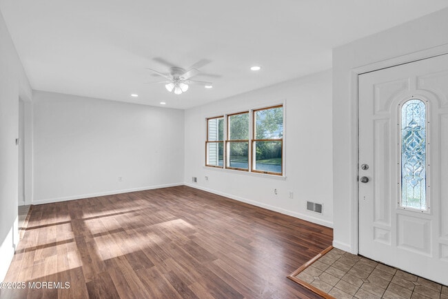 Building Photo - 879 Egret Dr