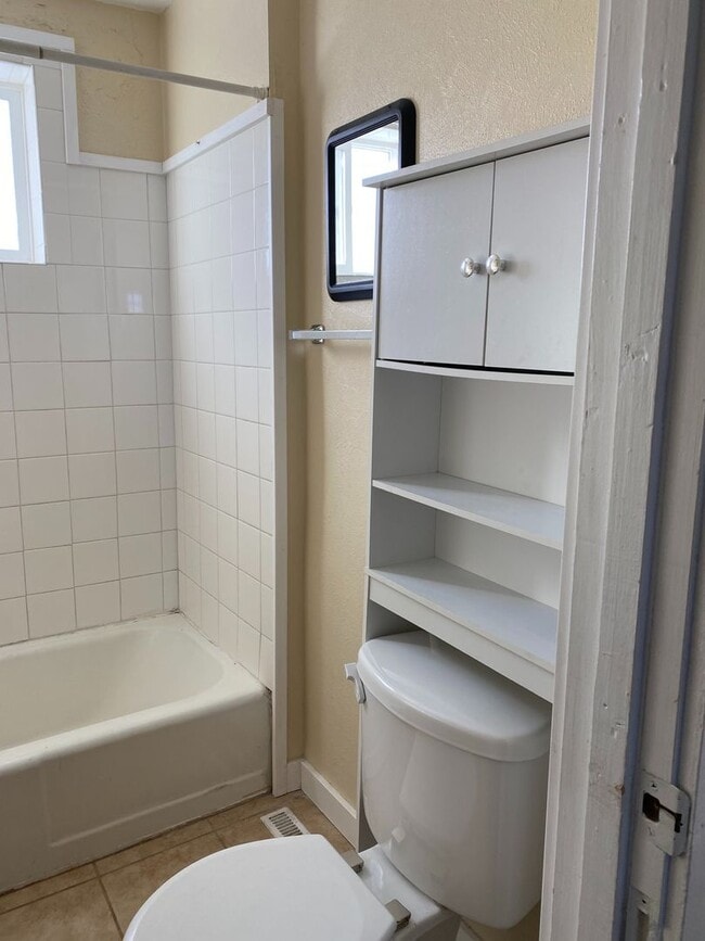 Building Photo - Cozy 2-Bedroom Home with Spacious Yard – C...