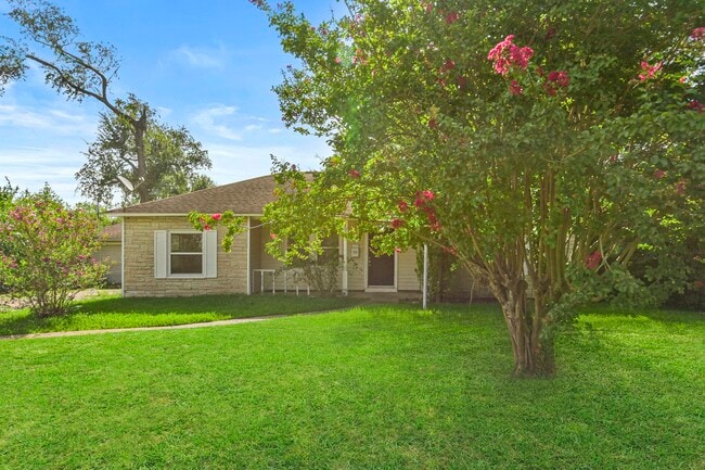 Primary Photo - 1033 Cimarron St