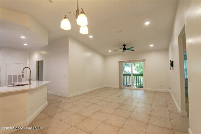 Building Photo - 7667 N Wickham Rd