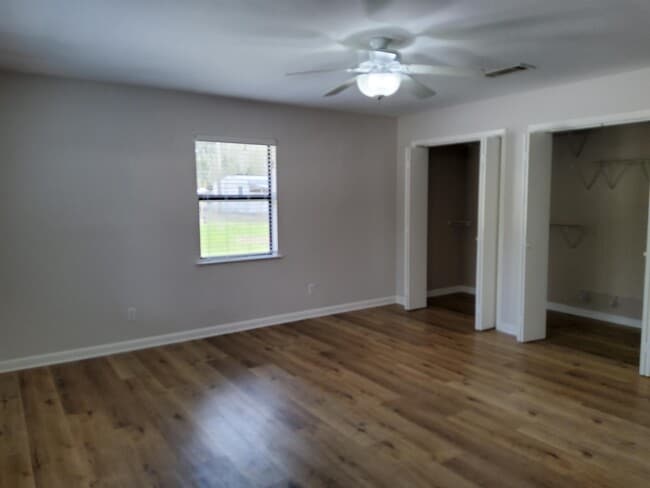 Building Photo - 7402 Hwy 2302