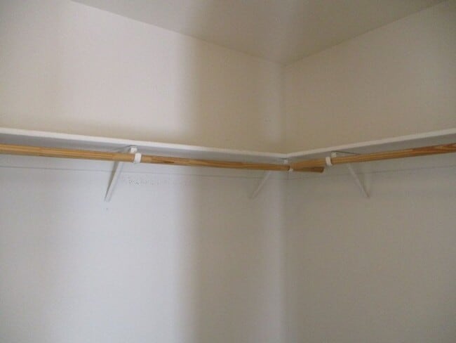 Building Photo - Northwest Suburban  Beauty