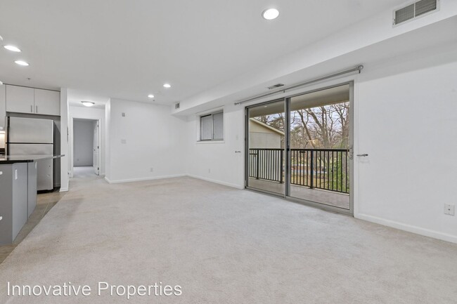 Building Photo - 2 br, 2 bath House - 1103 Primrose Court #302