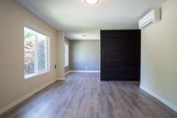 Building Photo - Spacious 2 Bedroom with Stylish Updates + A/C, W/D, D/W!