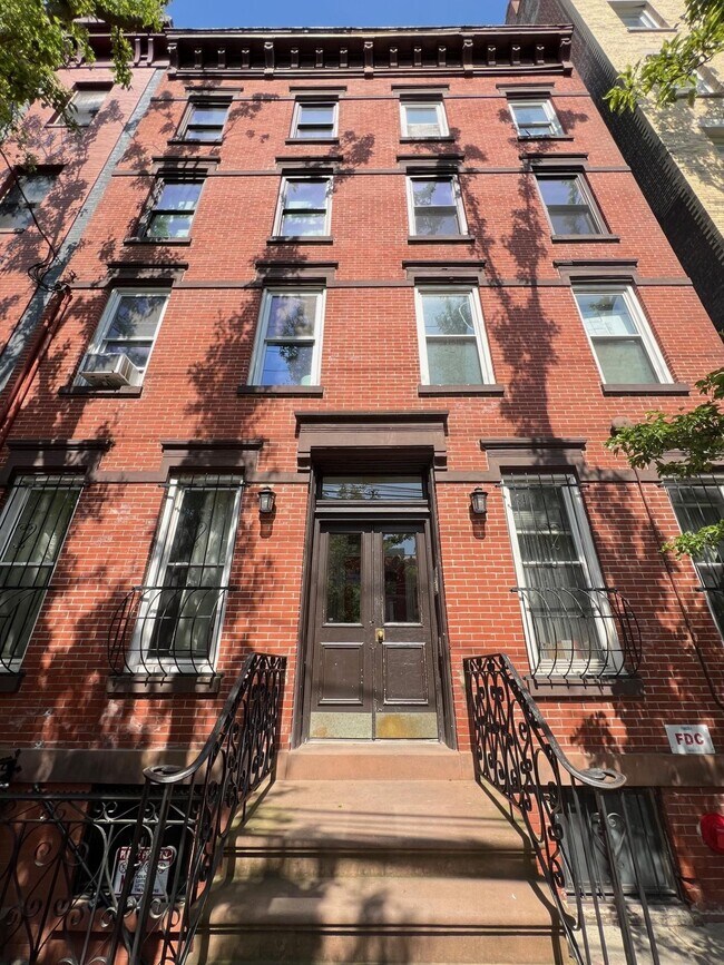 Building Photo - 317 Barrow St