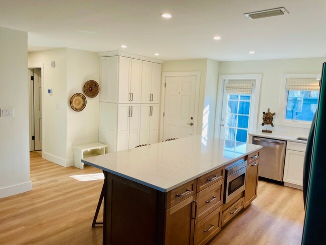 Primary Photo - 304 Quail Pointe Dr