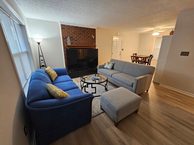 Living room - 419 Rams Rd