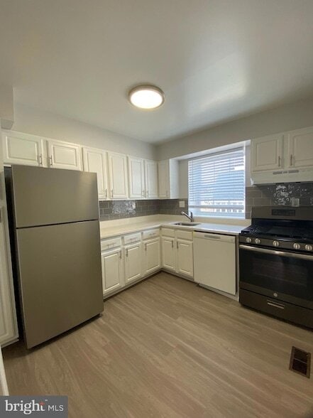 Building Photo - 1117 Chesapeake Dr