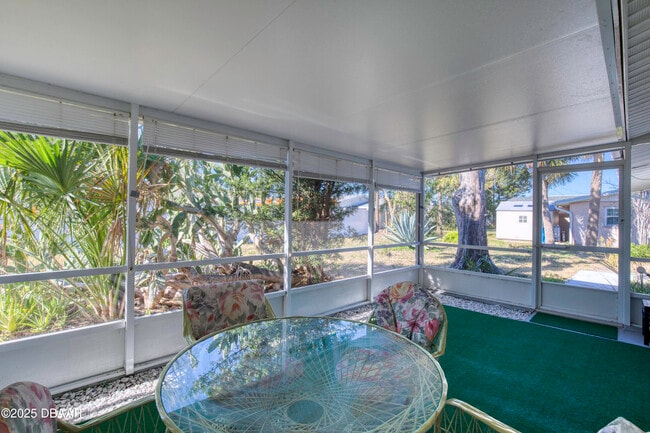 Building Photo - 3041 N Oleander Ave