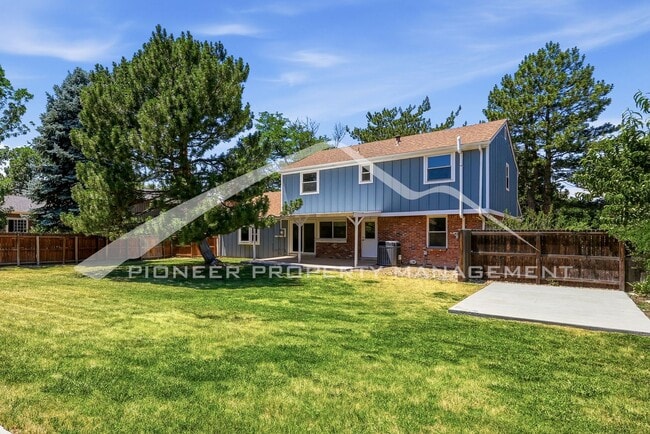 Building Photo - 2896 S Paris St