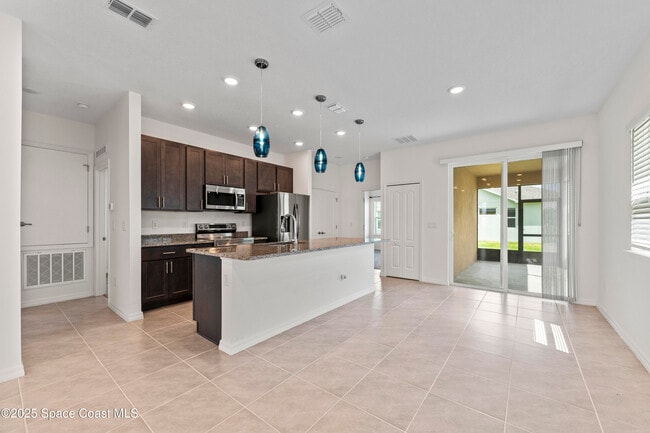 Building Photo - 1037 Canfield Cir