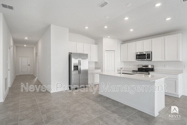 Building Photo - 4980 Worchester Dr