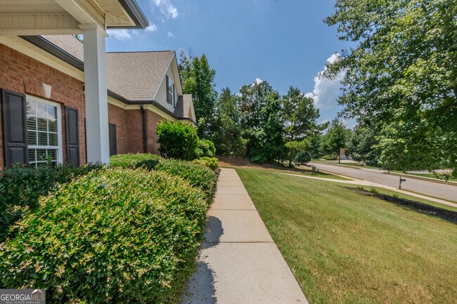 Building Photo - 120 Rosebay Ln