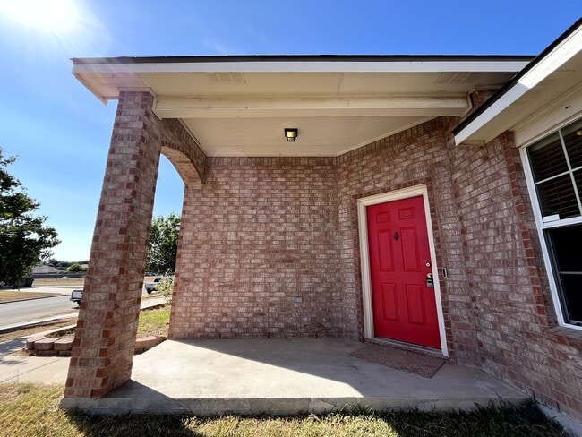 Building Photo - Available Now Beautiful 1 story, 4 bedroom...