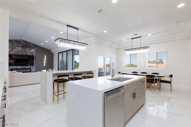 Building Photo - 6525 Ponderosa Way