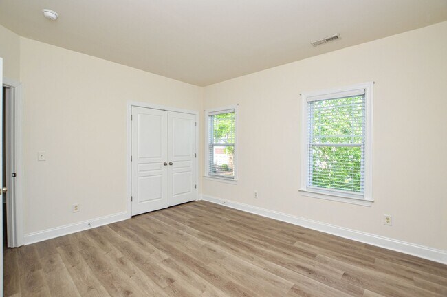Building Photo - 9020 Ladys Secret Dr