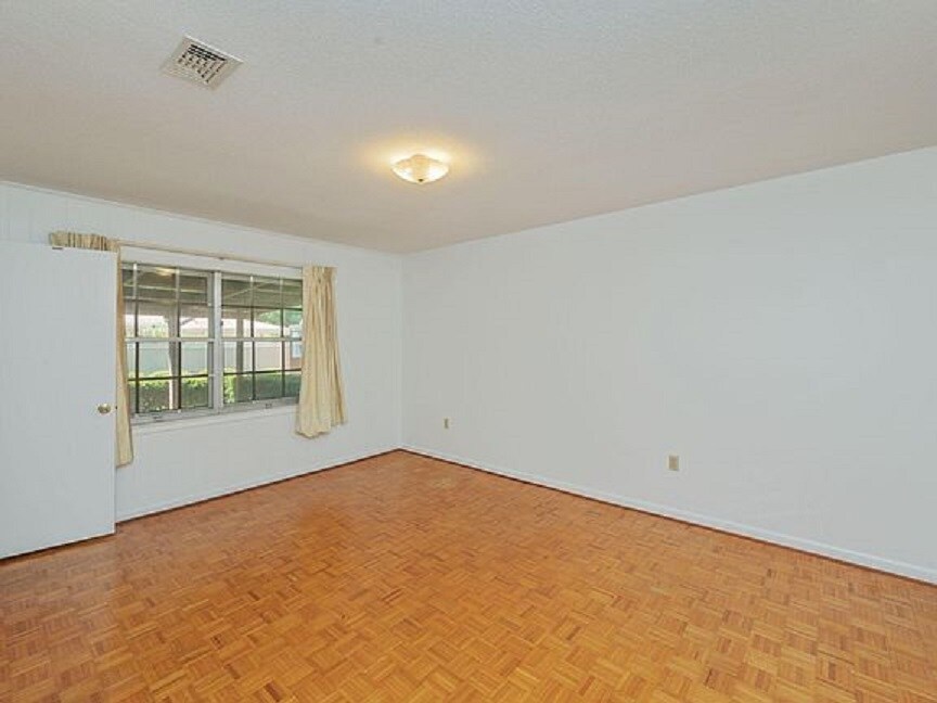 Building Photo - 110 Gardenia Ct NW