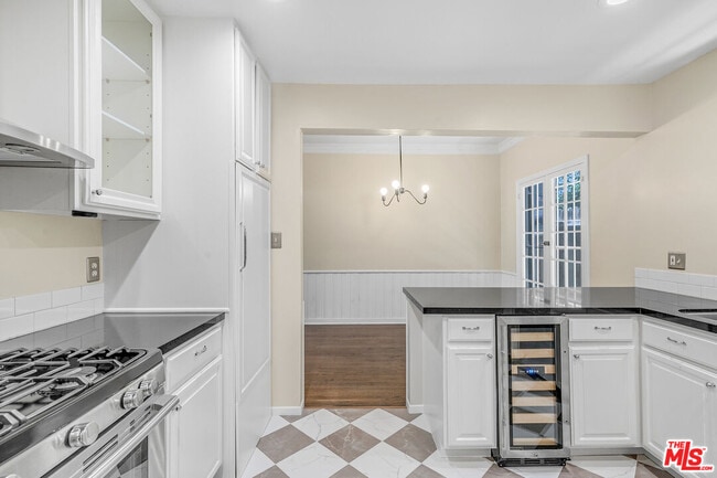 Building Photo - 6053 Scenic Ave